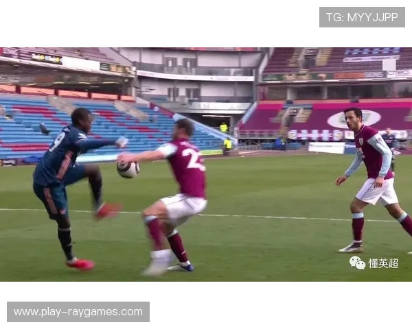 埃及后卫禁区内手球VAR介入6分钟未判点球，球队1-0险胜南非